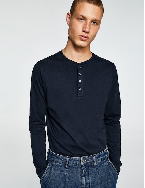 Playera cuello henley para hombre 1