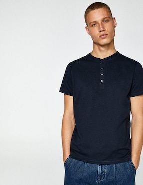 Playera Sfera cuello henley para hombre