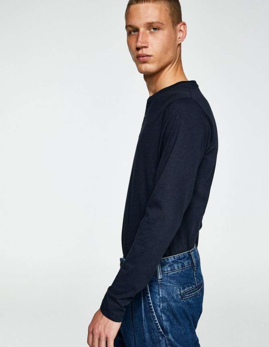 Playera cuello henley para hombre 4