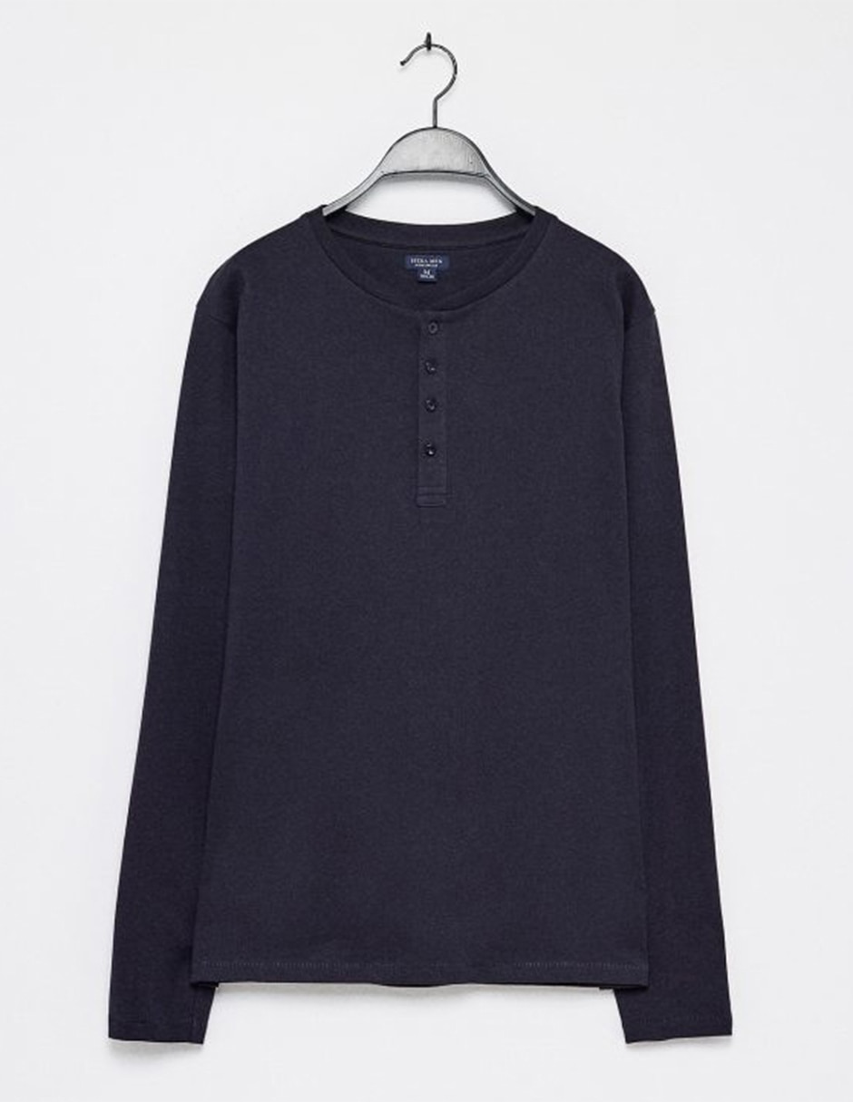 Playera cuello henley para hombre 6